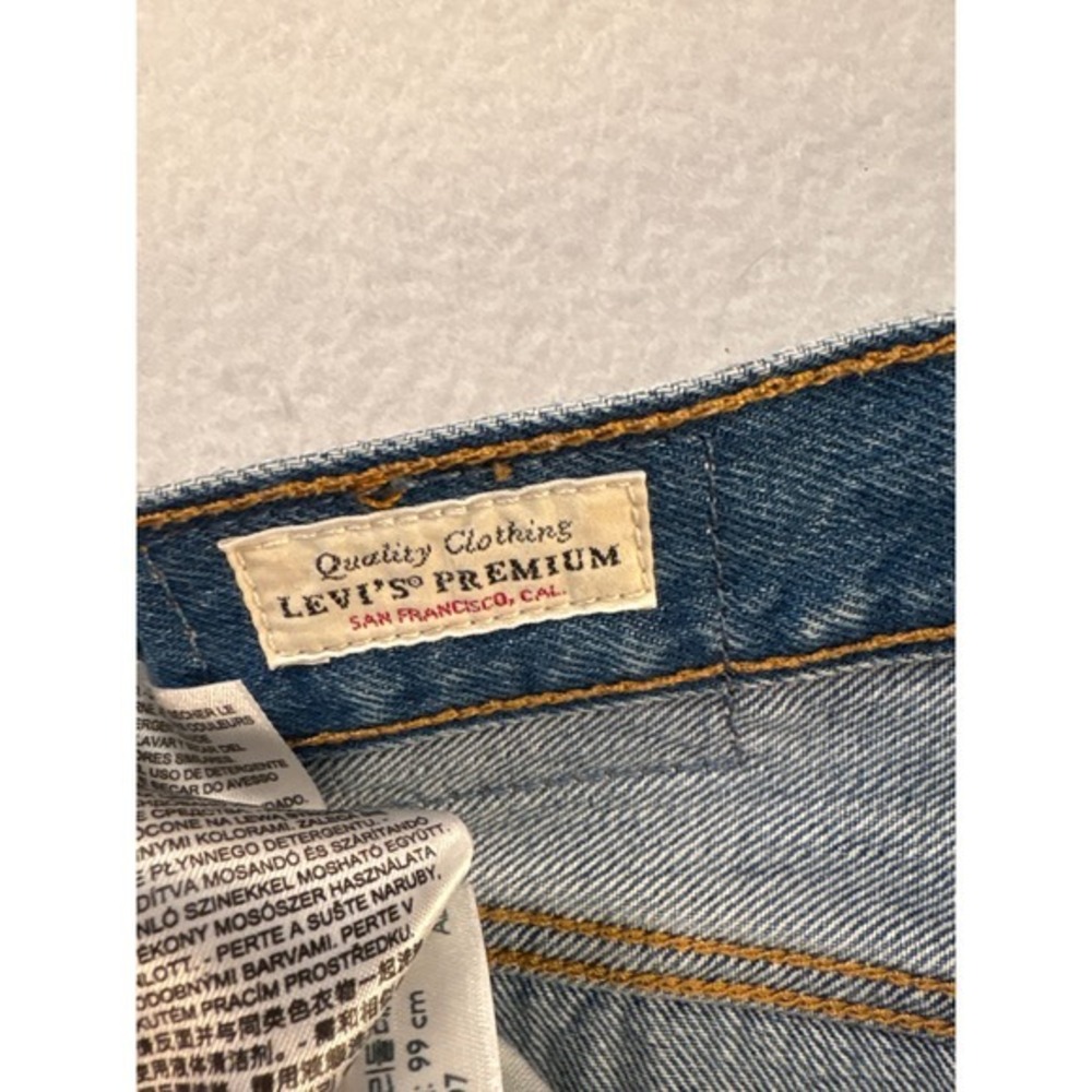 Levi's 501 Distressed Ripped Jeans Light Wash Denim Button Fly Size 30x27 - Picture 5 of 10
